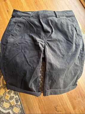 LOFT Black Bermuda Short